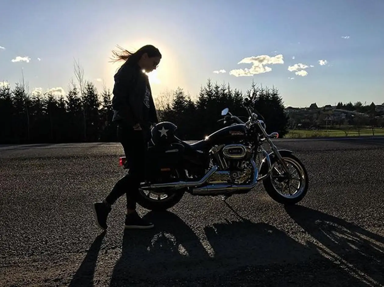 «Мотоцикл – моя единственная отдушина». Необычное хобби Алины Талай