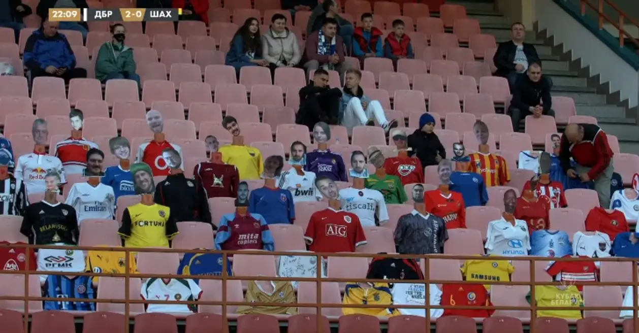 В Бресте уже киберпанк: виртуальные фанаты со всего мира болеют за  «Динамо» на стадионе