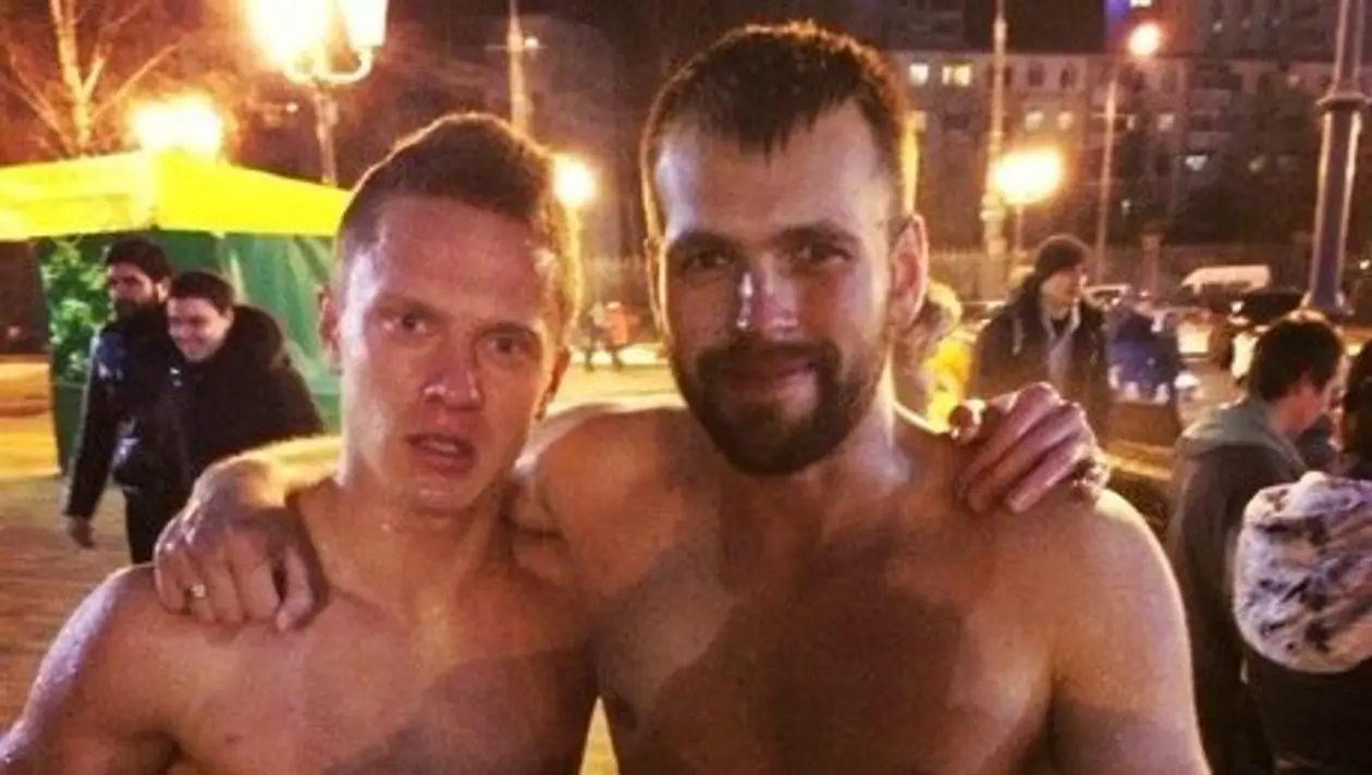 Как белорусские спортсмены купались на Крещение