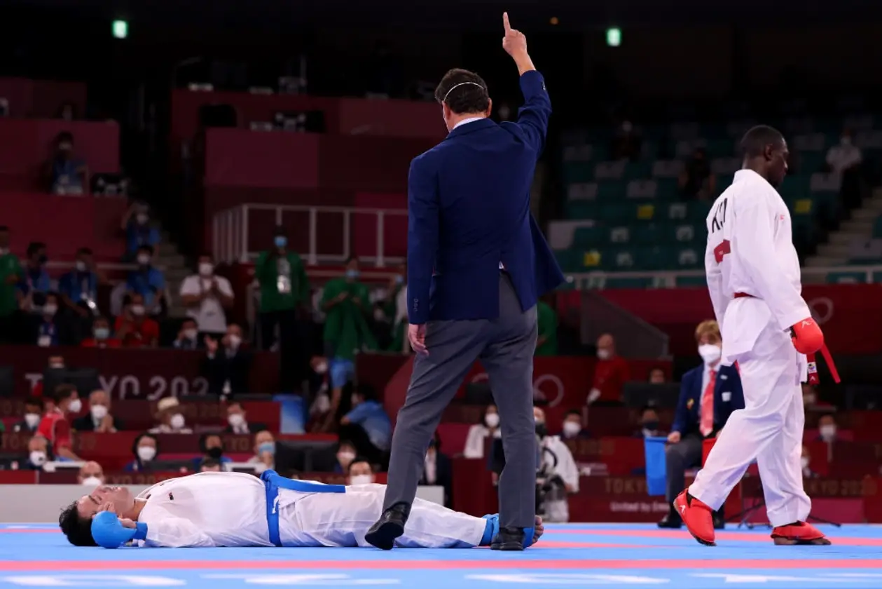 Иранский каратист улетел в нокаут, а когда очнулся, узнал: он олимпийский чемпион