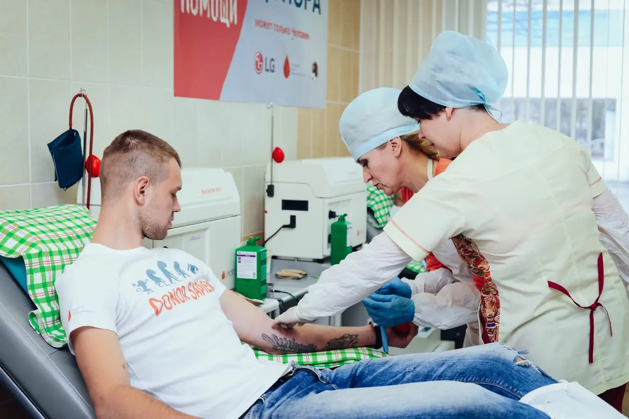 Футболисты «Крумкачоў» сдали кровь в рамках благотворительной акции