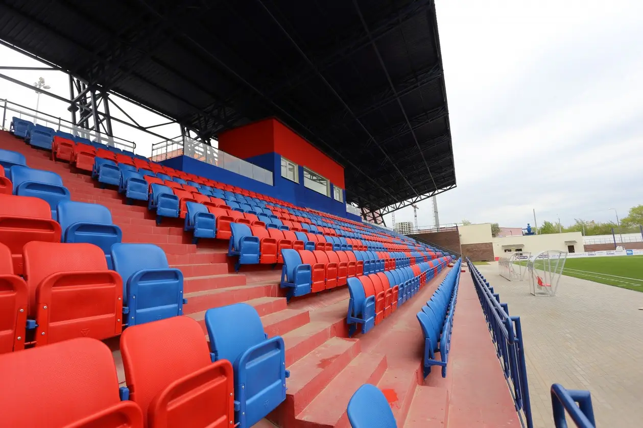 Самый востребованный стадион Беларуси остался без света. Уже полтора месяца проблему не удается решить