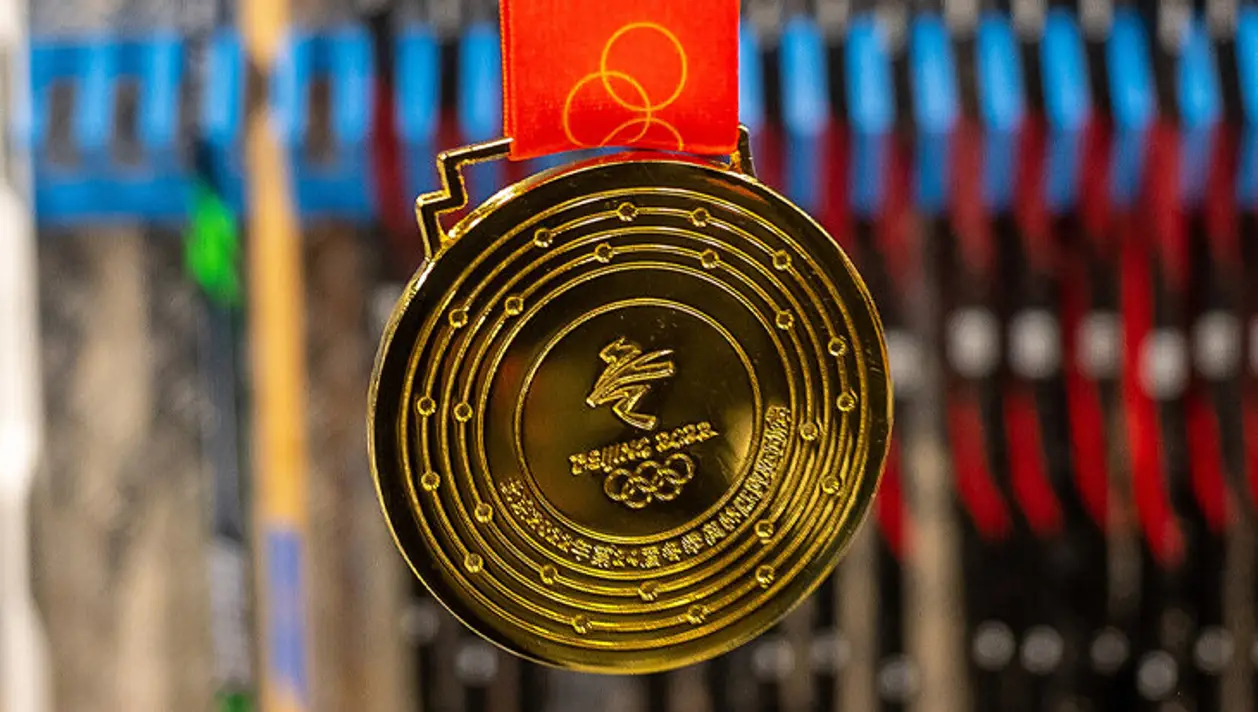 Аналитики рисуют Беларуси лишь бронзу в Пекине (кто-то даже четыре), но букмекеры не верят и в это: в биатлоне без медалей, во фристайле – вне топ-5