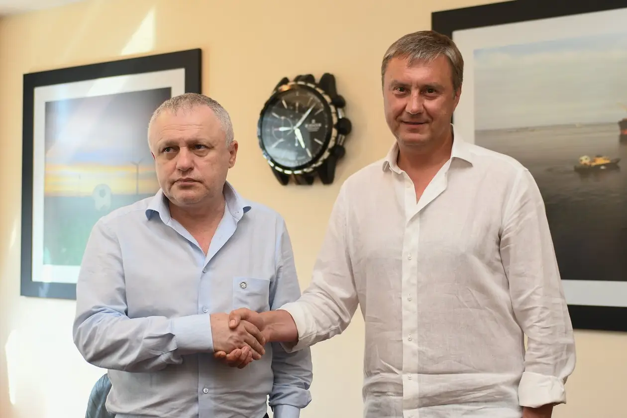 Хацкевич остался в Киеве –  болельщики в ярости, президент «Динамо» выдал лицо-мем