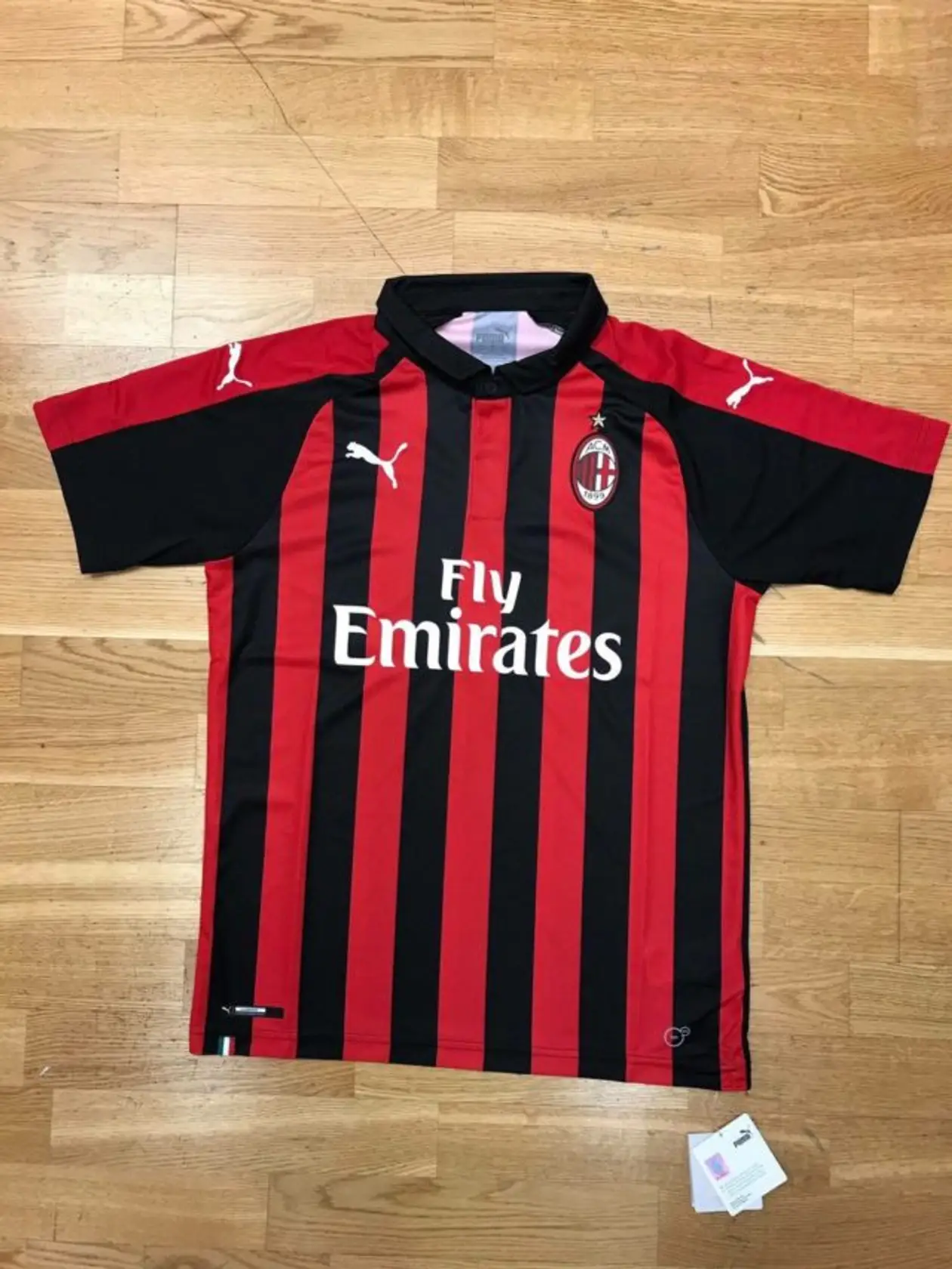 Домашняя форма «Милана» на сезон 2018-2019