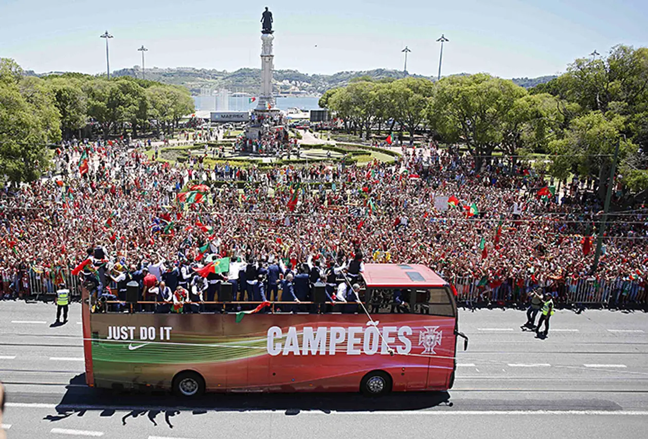 Португалия празднует победу на Евро