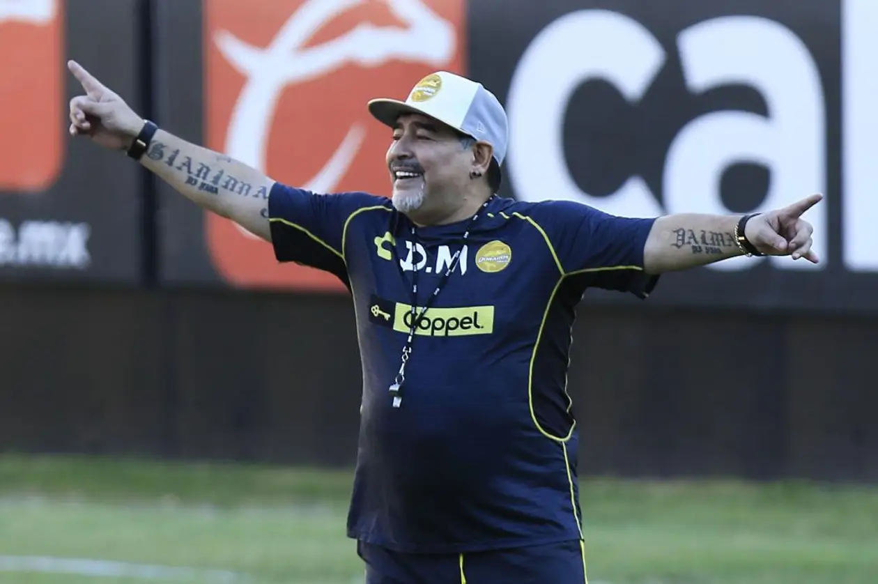 Марадона тренирует в Мексике. Таким счастливым его давно не видели