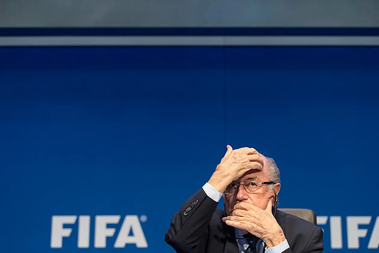 «Не чувствую доверия всего мира футбола». Блаттер покидает ФИФА