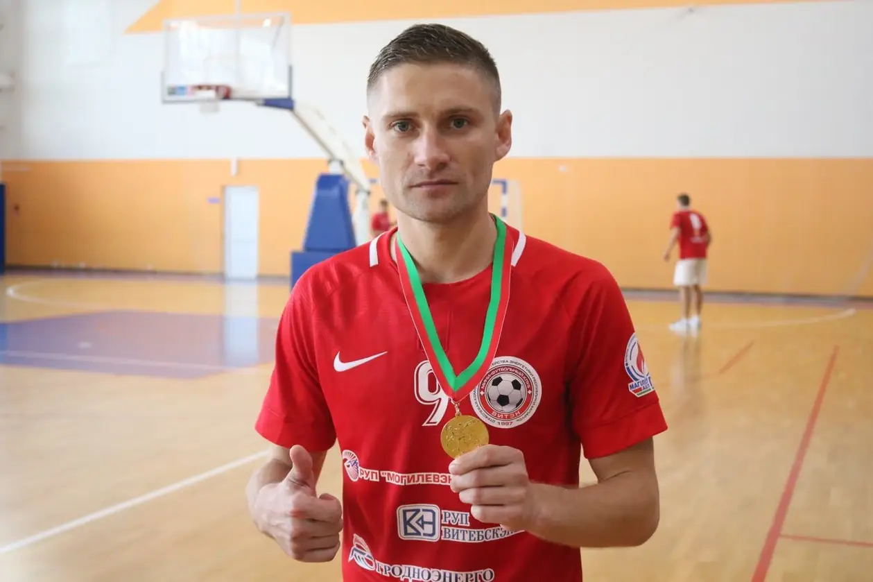 Он становился чемпионом Беларуси в составе Витэна и Лидсельмаша, а сейчас защищает Украину с автоматом в руках