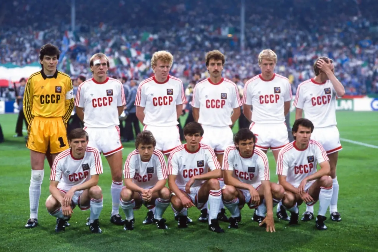Камерун-1990, СССР-1988,  Болгария-1994. Команды-сенсации на Чемпионатах Европы и мира – не редкость