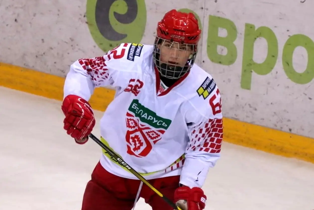Кобринчанин Никита Парфенюк в составе юниорской сборной Беларуси по хоккею отправился на Чемпионат мира в США