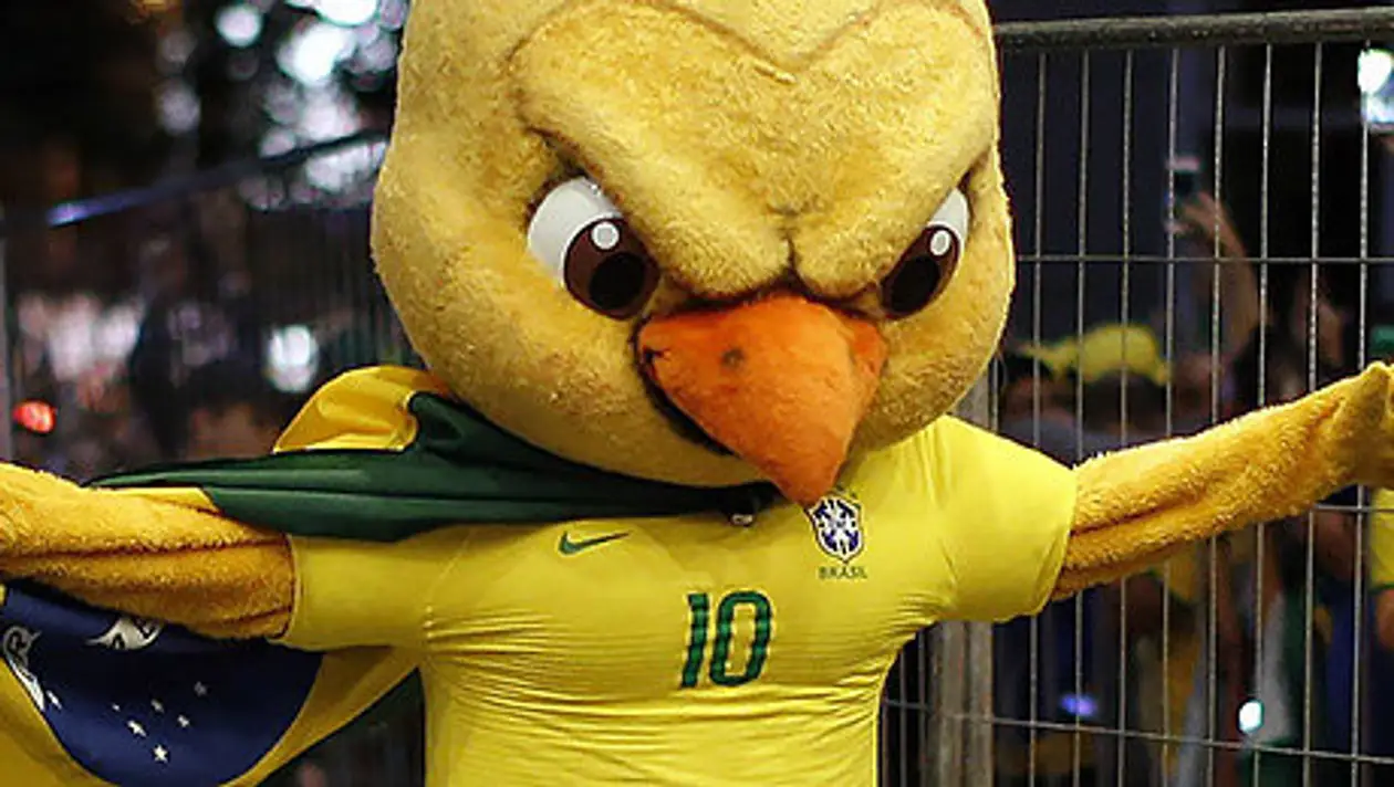 У сборной Бразилии агрессивный маскот. Его чуть не арестовали
