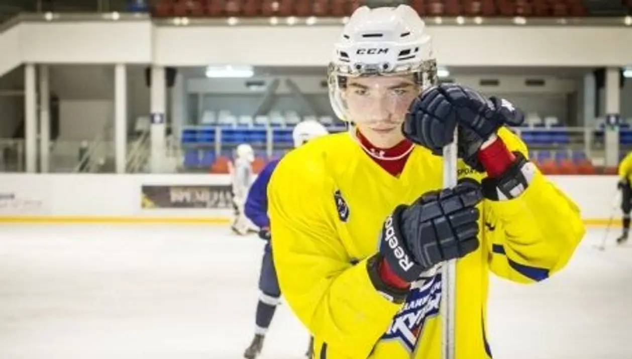 10 хоккеистов из Беларуси, которые играют в неожиданных местах