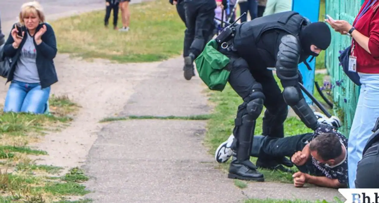 Хоккеист молодечненского «Динамо» пострадал во время массовых протестов. Его задержали силовики