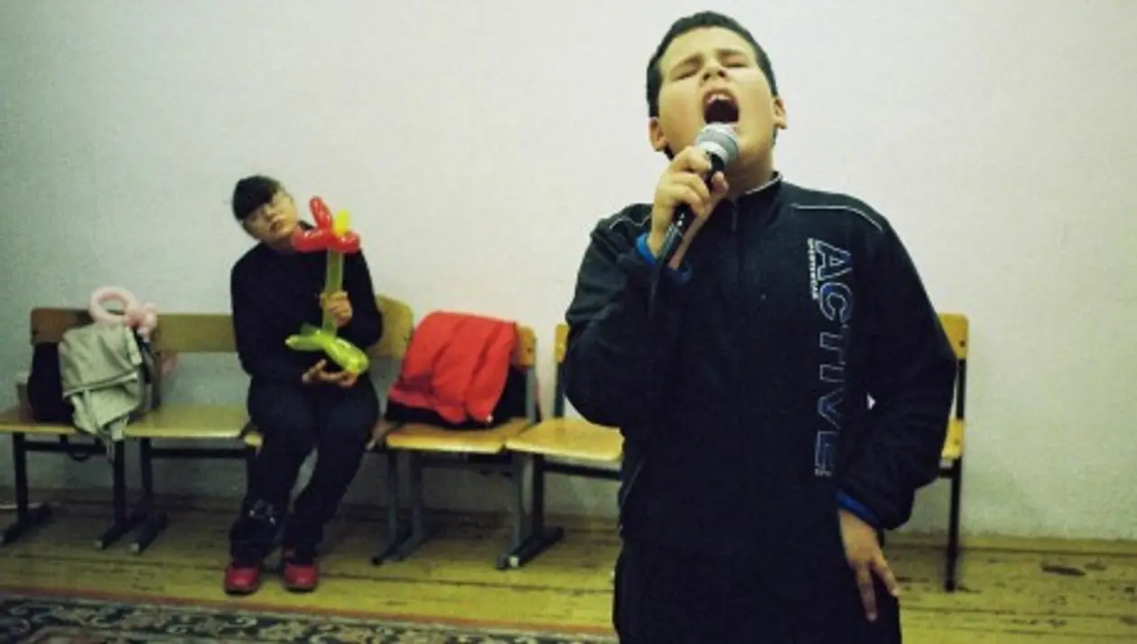 Фотоистория о жизни незрячего мальчика, покорившего «Минск-Арену»