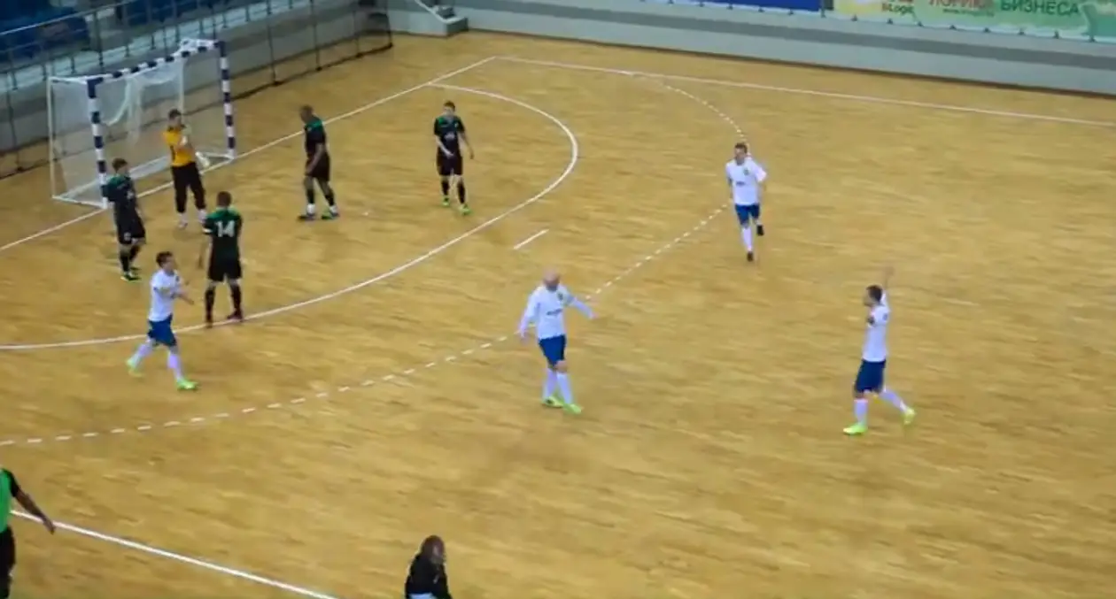 Зажигательный танец из белорусского мини-футбола